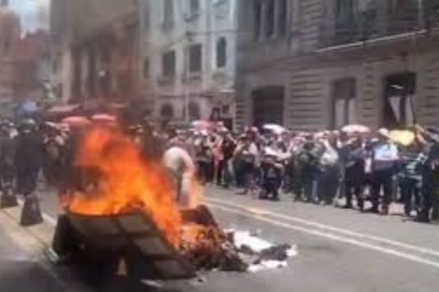 Segob condena violencia tras incendio provocado por CNTE en oficinas del SNTE