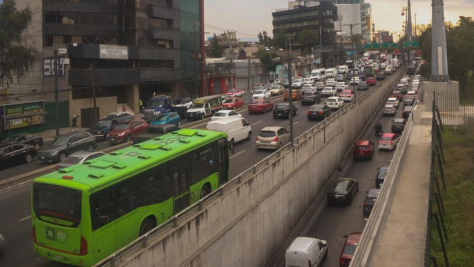 Hoy No Circula en CDMX este jueves: quiénes no circulan, horario y multas