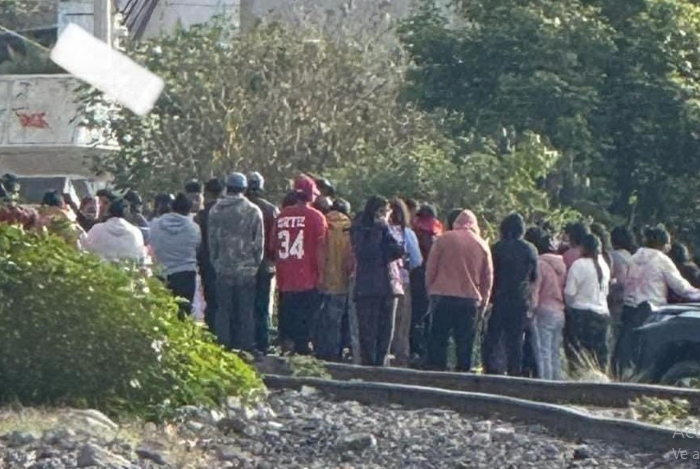 Tren arrolla y mata a hombre en Acajete