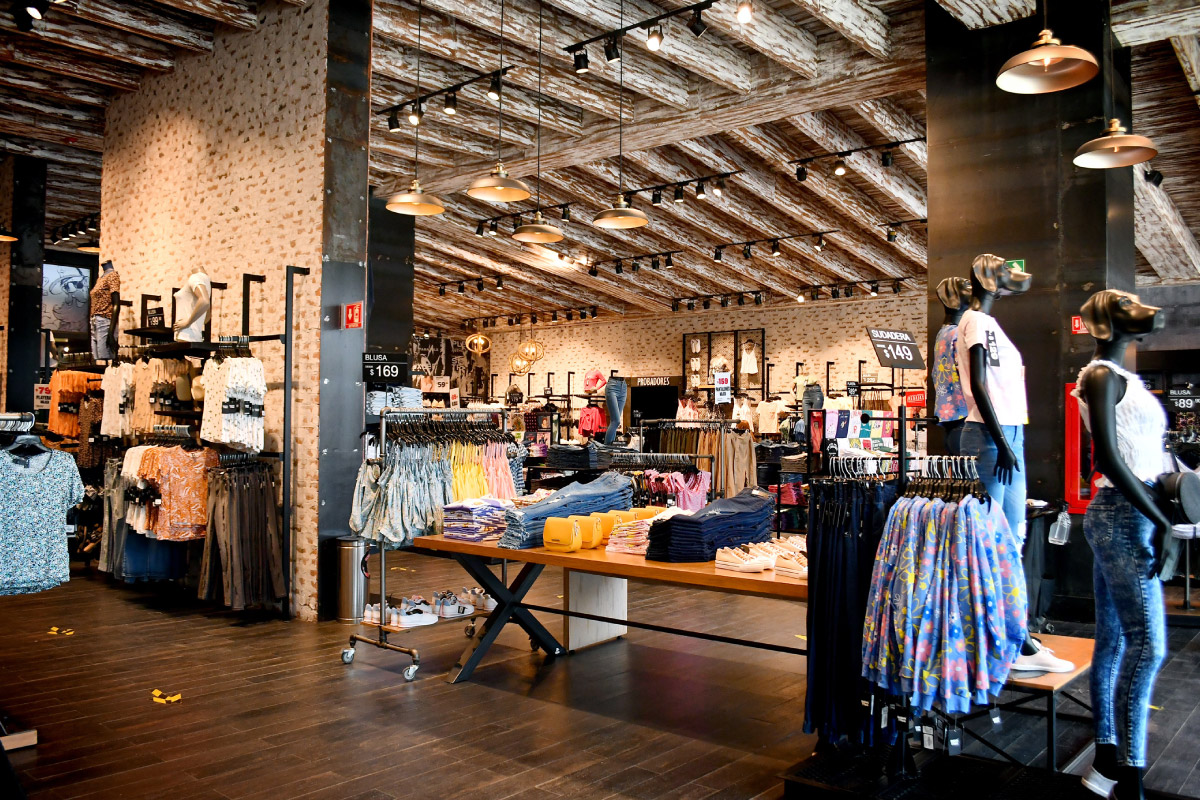 Detienen a guardia que grababa a las clientas en el probador de Cuidado con el perro en Atlixco