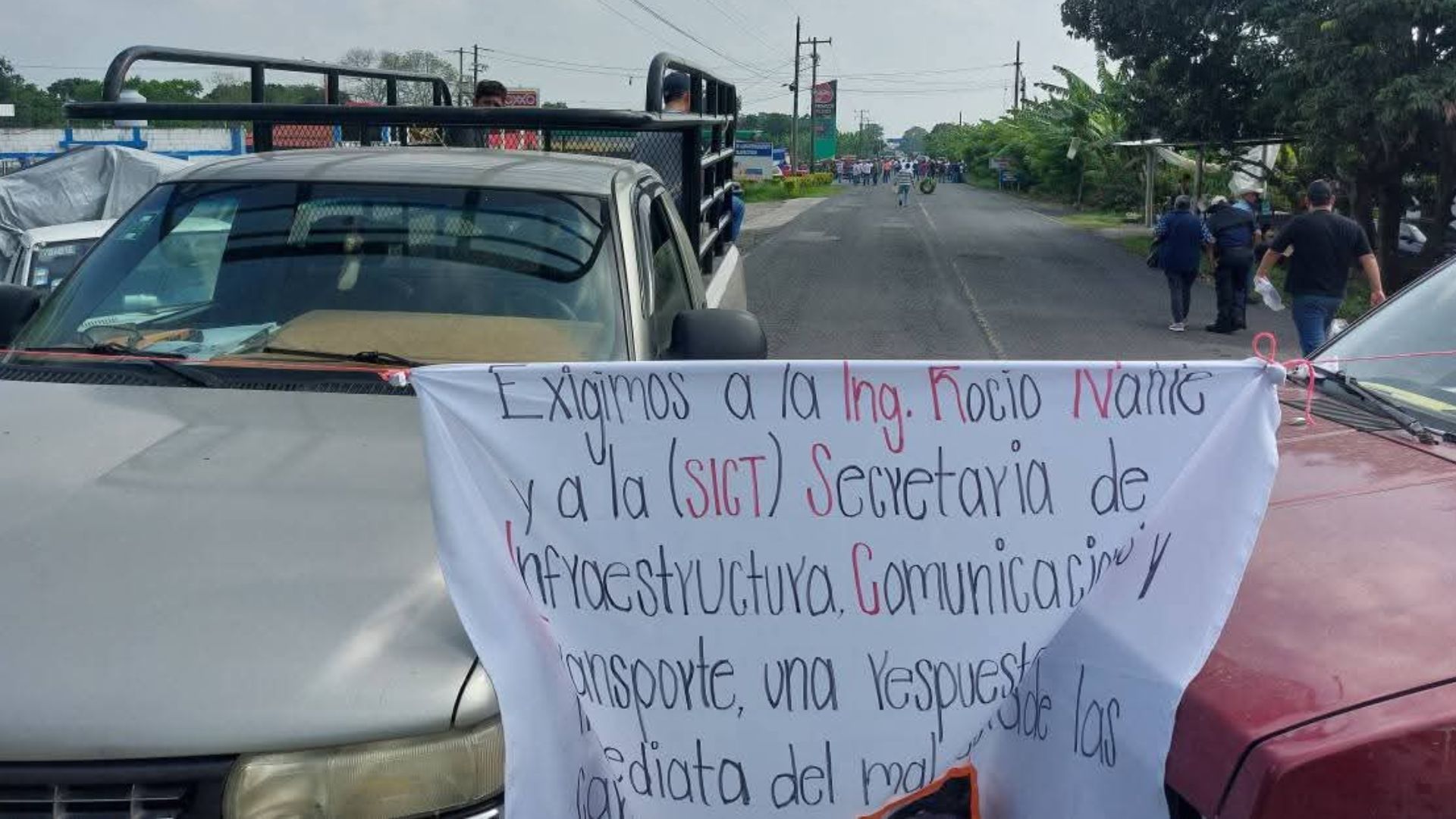 Para exigir rehabilitación de vías, bloquean la carretera Tlapacoyan-Teziutlán