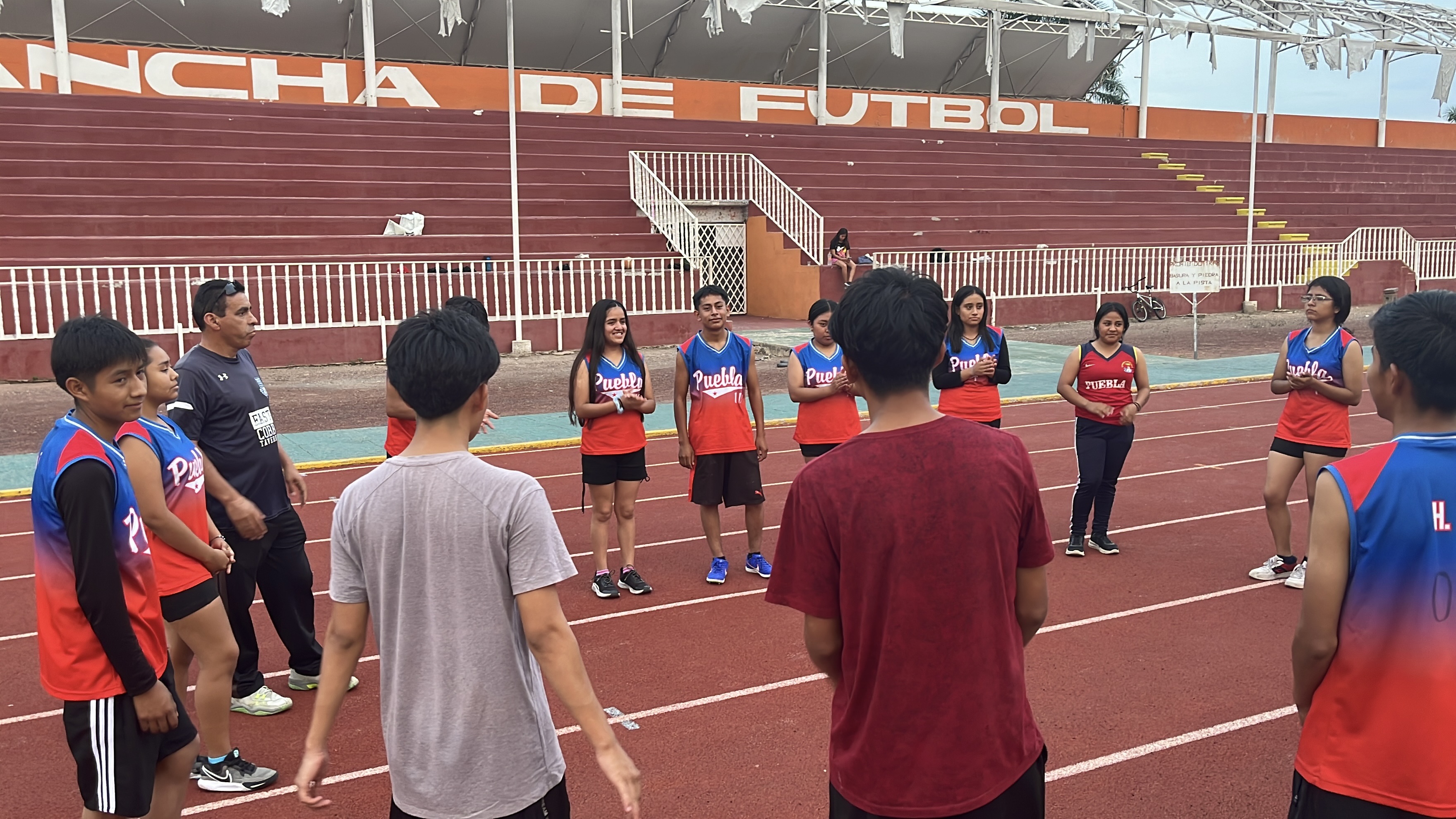 Estudiantes se preparan para Espartaqueada Deportiva