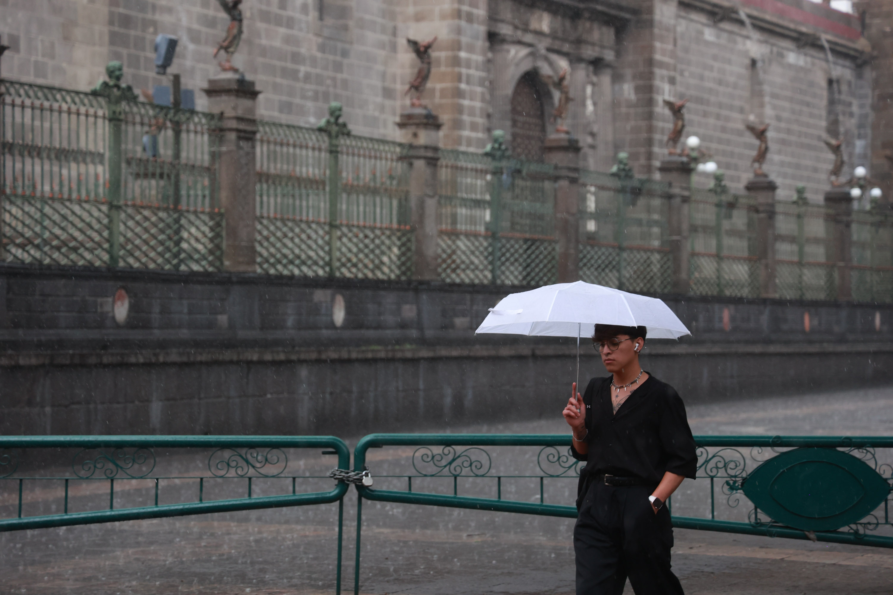 Lluvias, viento y frío durante la noche del Grito en Puebla 