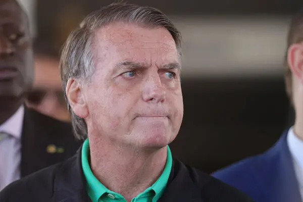 Bolsonaro sale de arresto domiciliario para someterse a un procedimiento médico en Brasilia