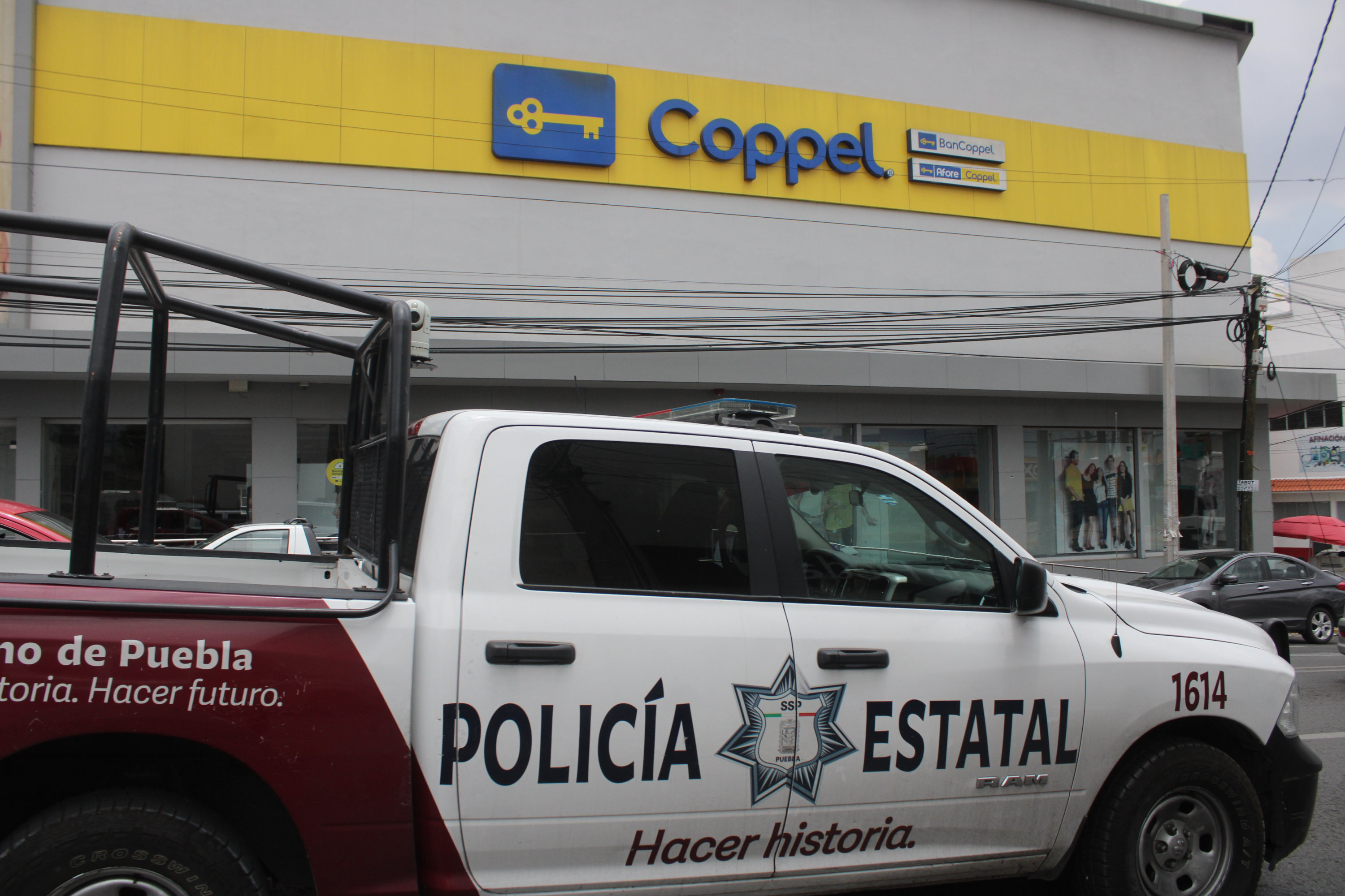 Sujetos armados roban Coppel de Chapulco 