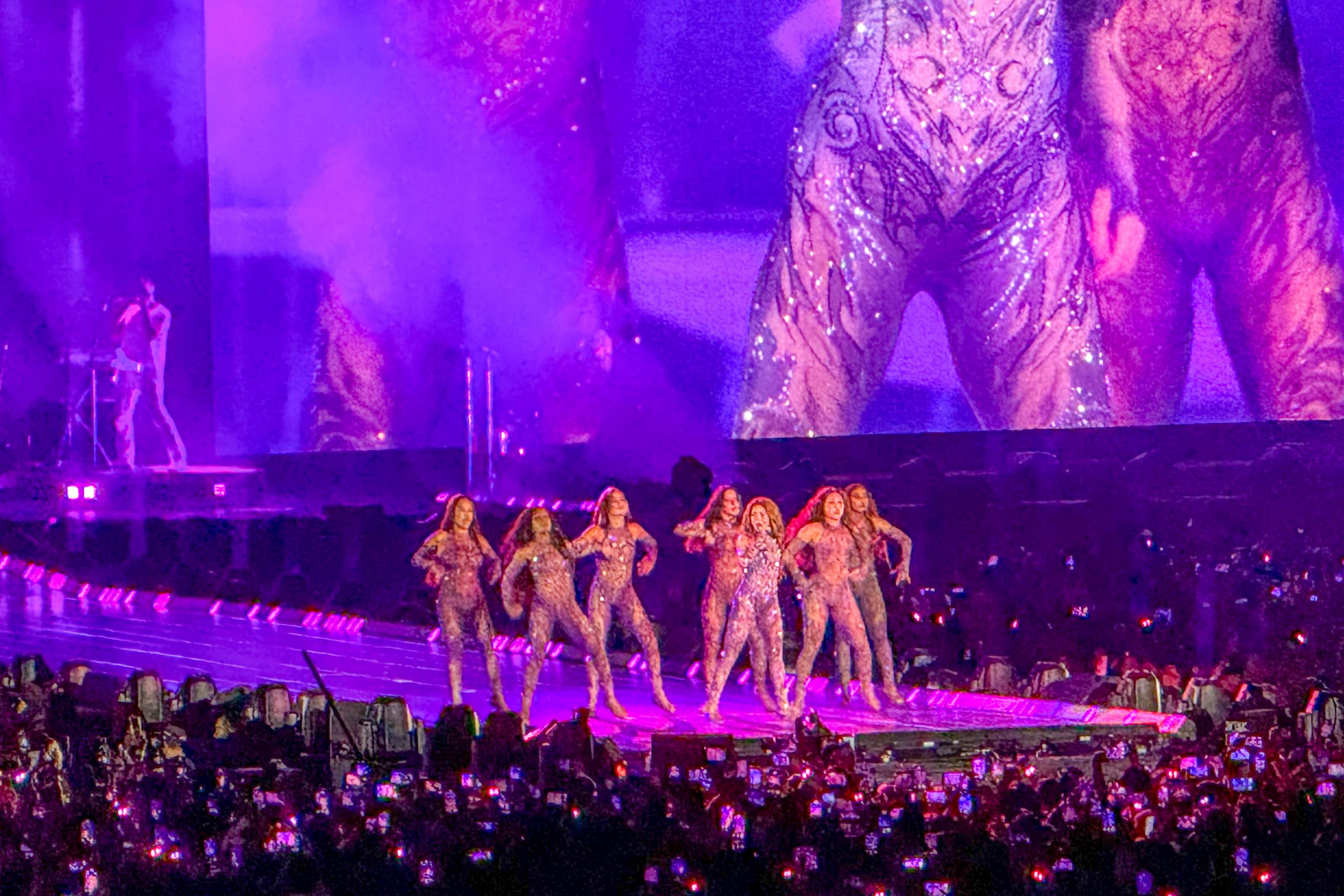 Después de su gira en el país, Shakira se lleva a México en el corazón 