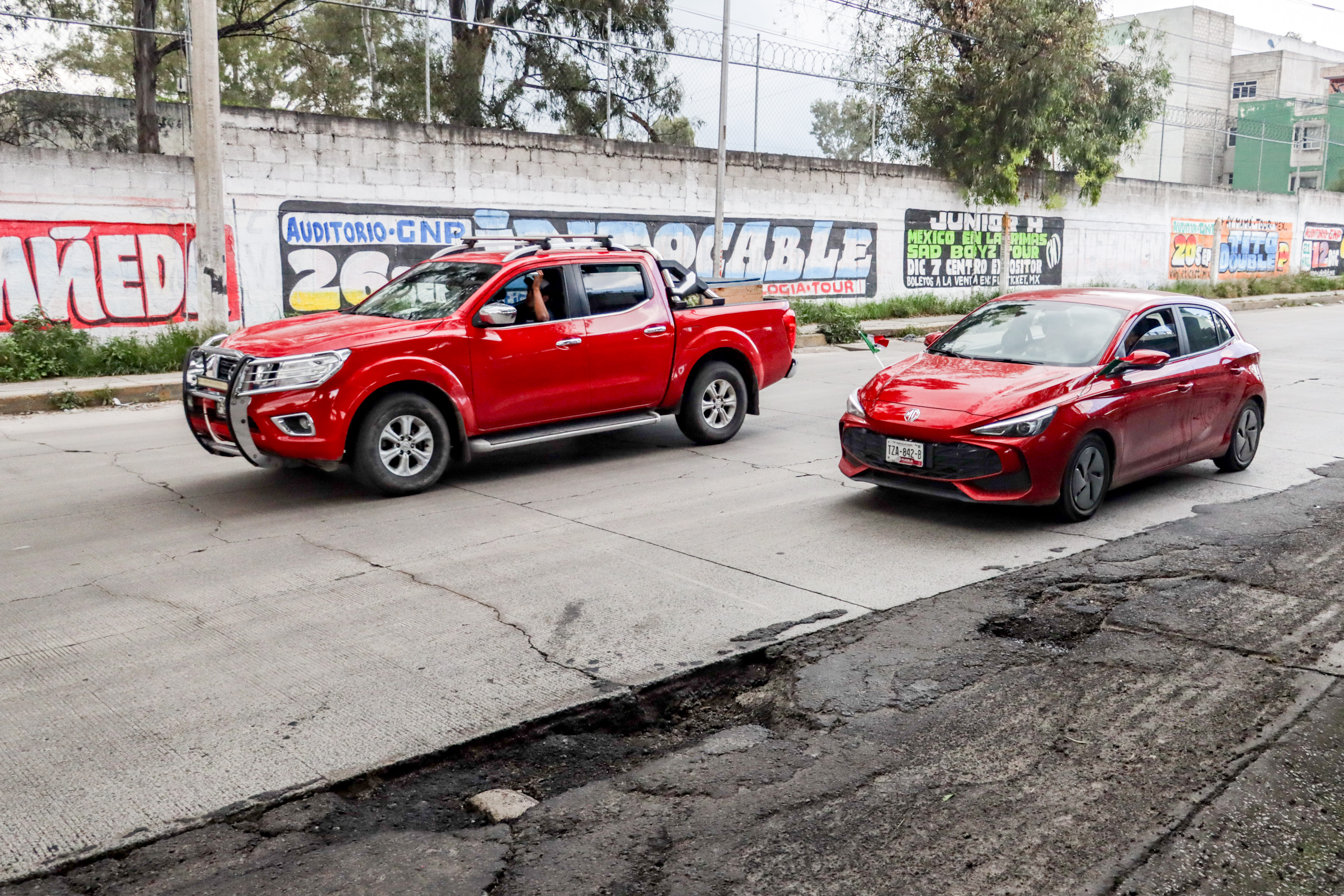 VIDEO Ojo, peligroso bache en incorporación a la autopista México-Puebla 