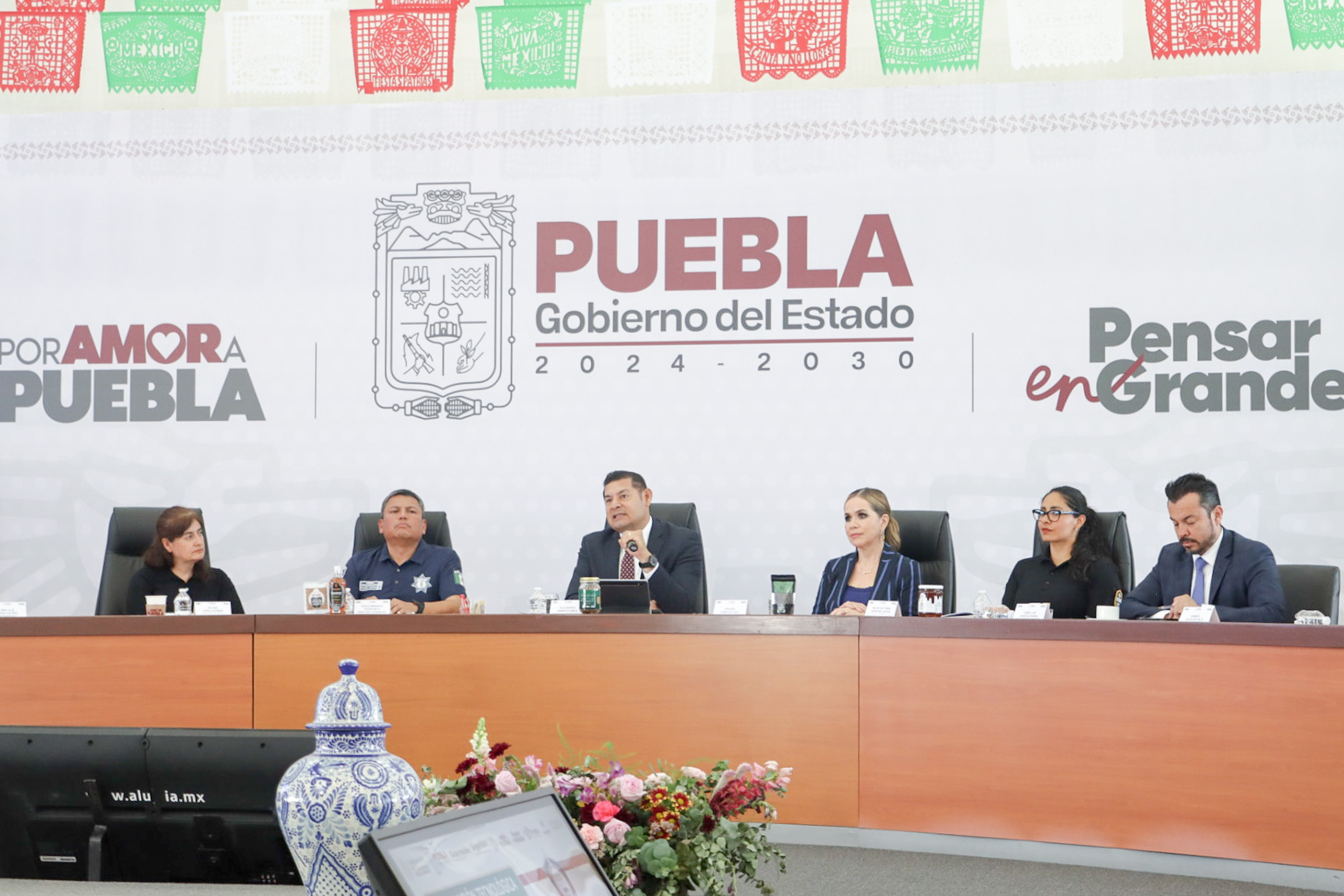 Han instalado 300 cámaras con alarma vecinal en Puebla: Armenta