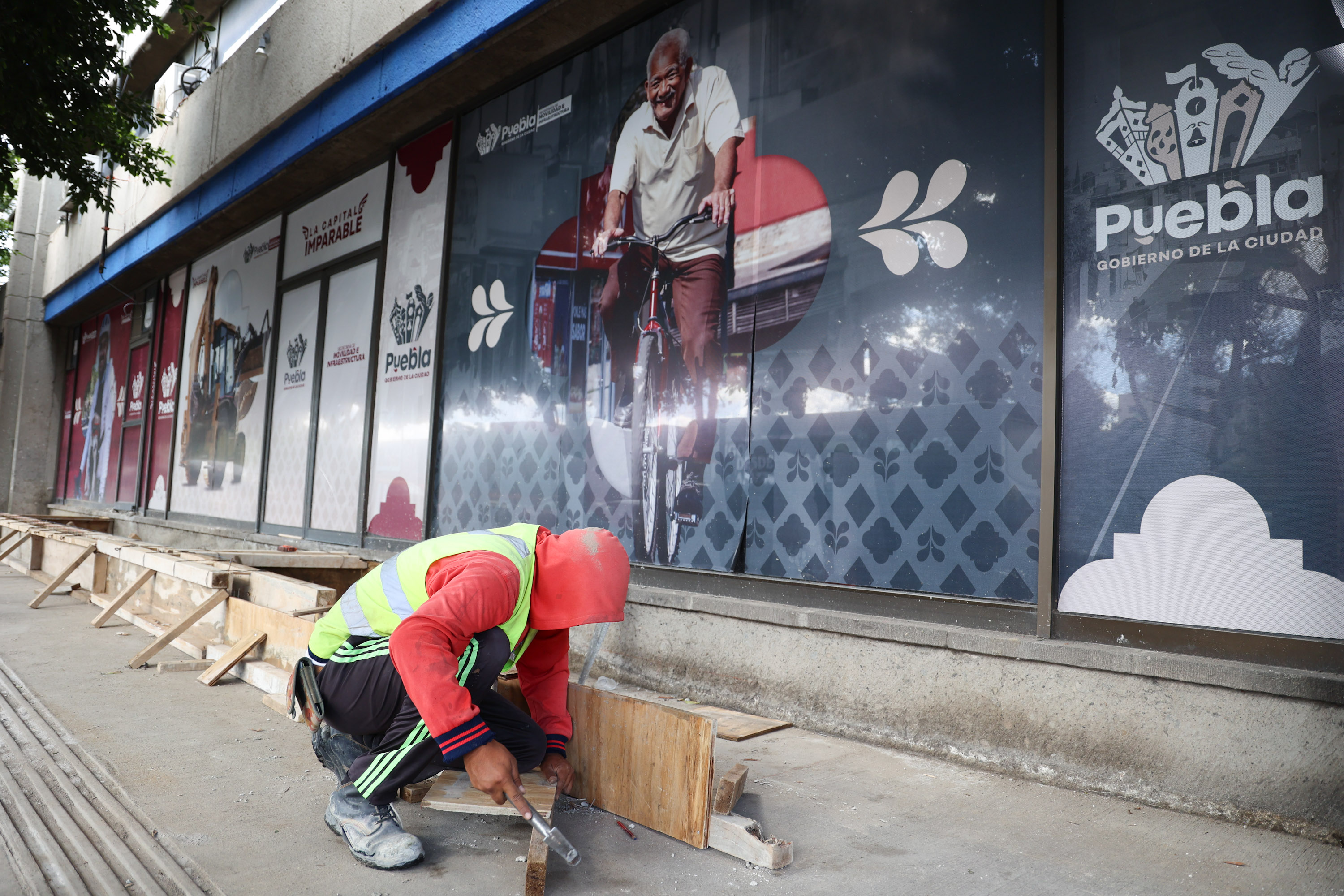 VIDEO Se mantienen trabajos en Avenida Reforma y 35 Norte en Puebla