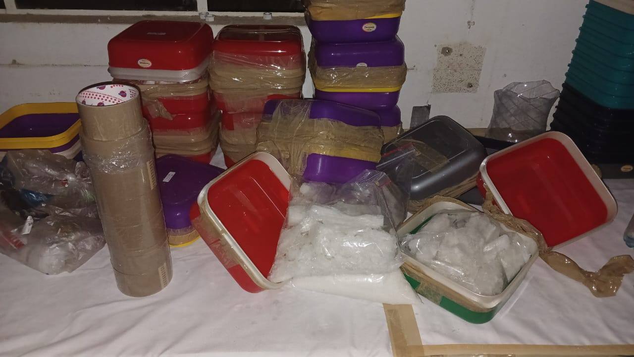 Detenidos cinco mexicanos en Sudáfrica en desmantelamiento de narcolaboratorio