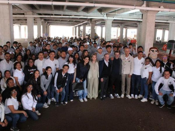 La Bonita y El Chelis reconocen a equipos representativos UDEP