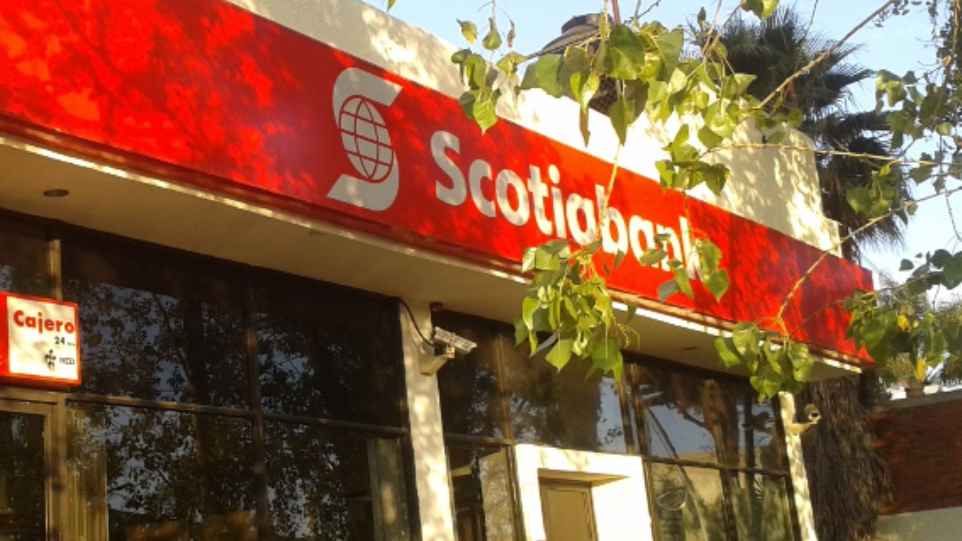 En la Avenida Juárez, comando armado le robó a un hombre $300,000 pesos