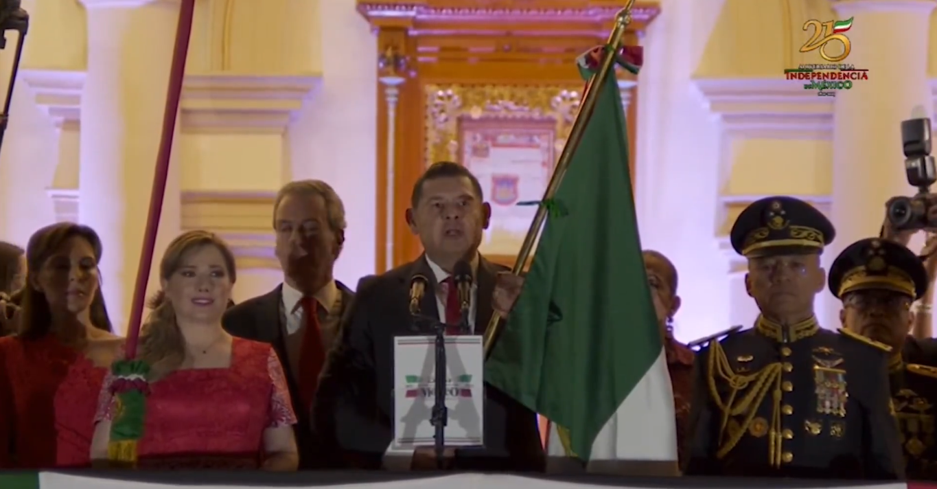 Armenta arenga por migrantes y humanismo mexicano en Grito de Independencia 