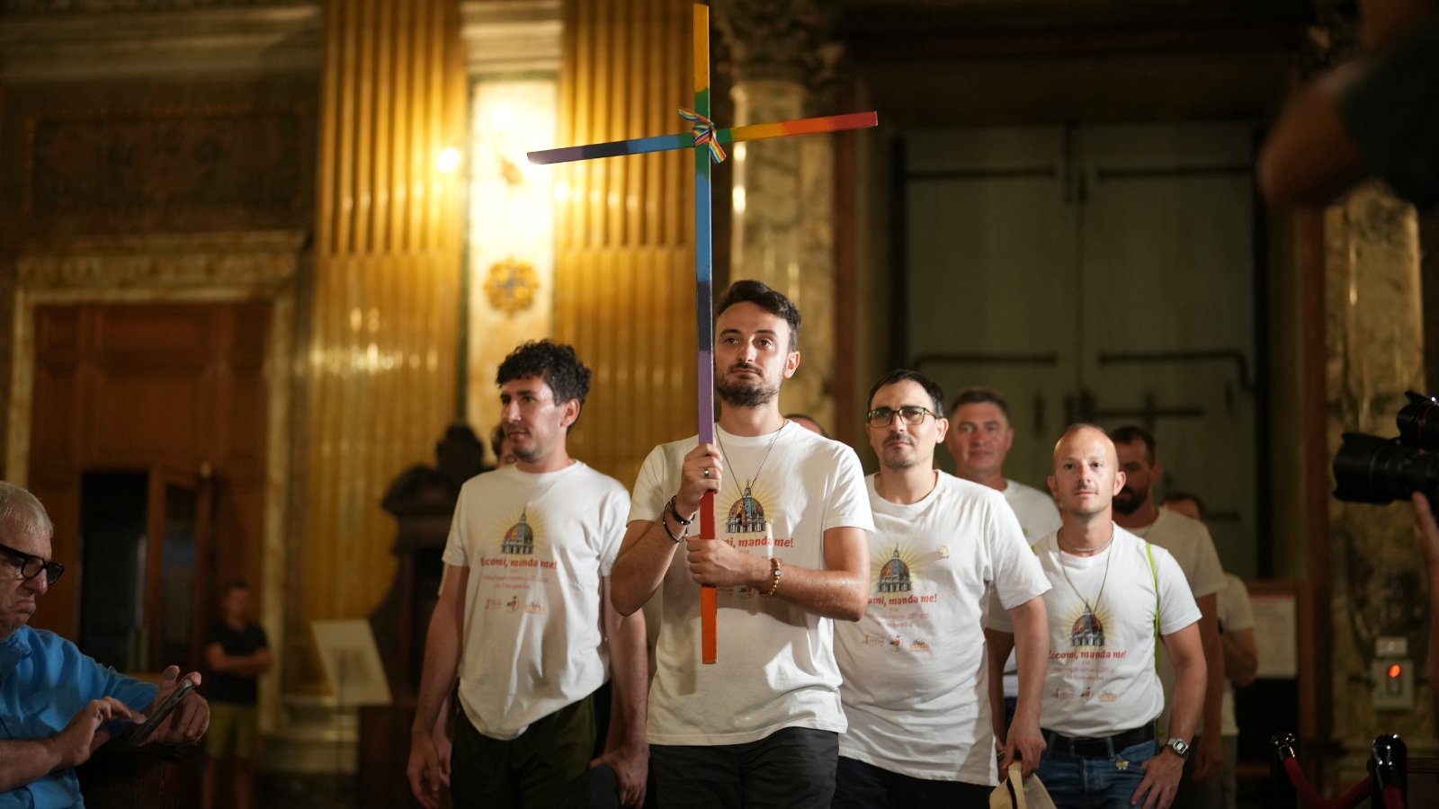 Peregrinación LGBT+ llega al Vaticano en el marco del Año Santo