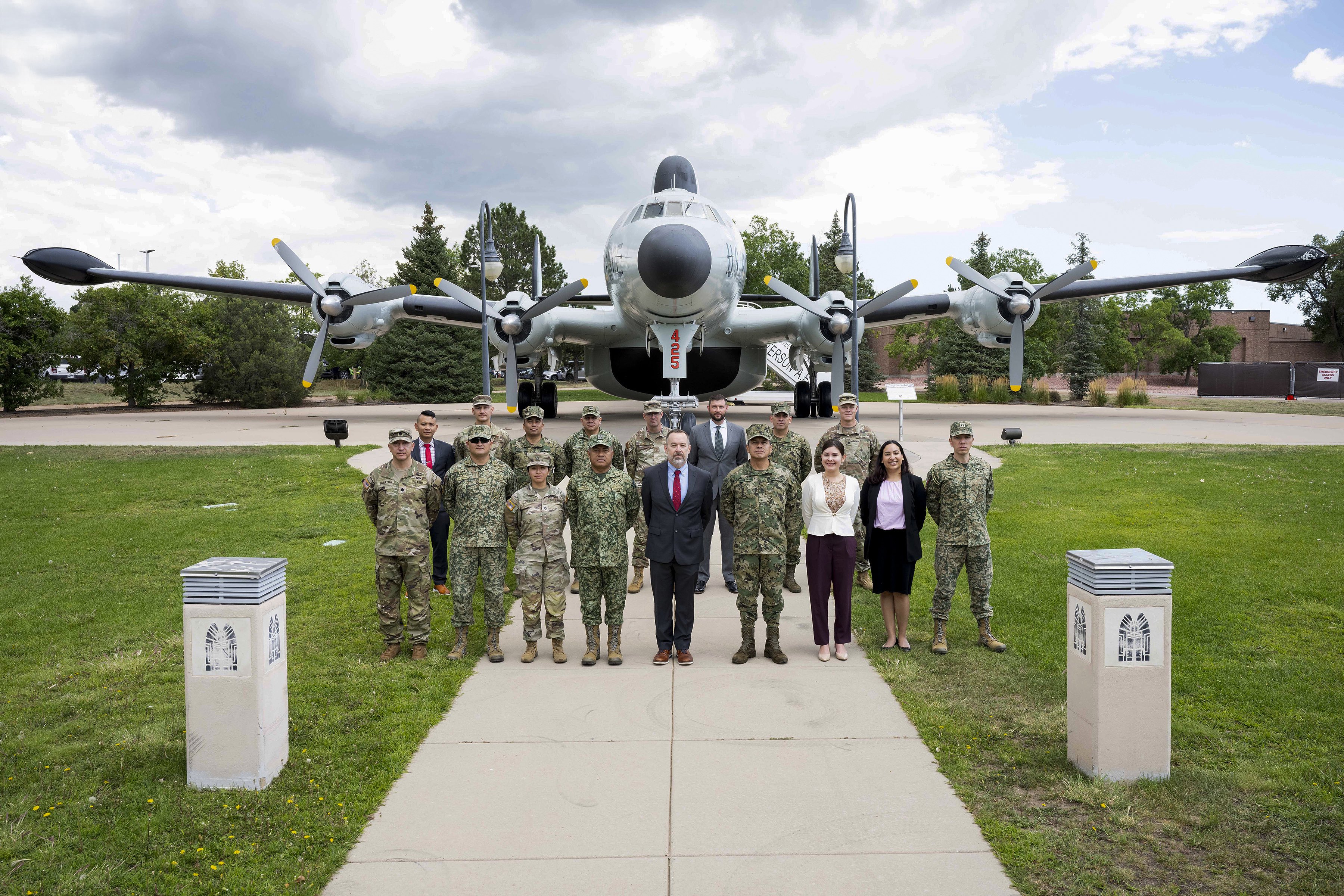 Fuerzas Federales de México y Comando Norte de EU comparten información