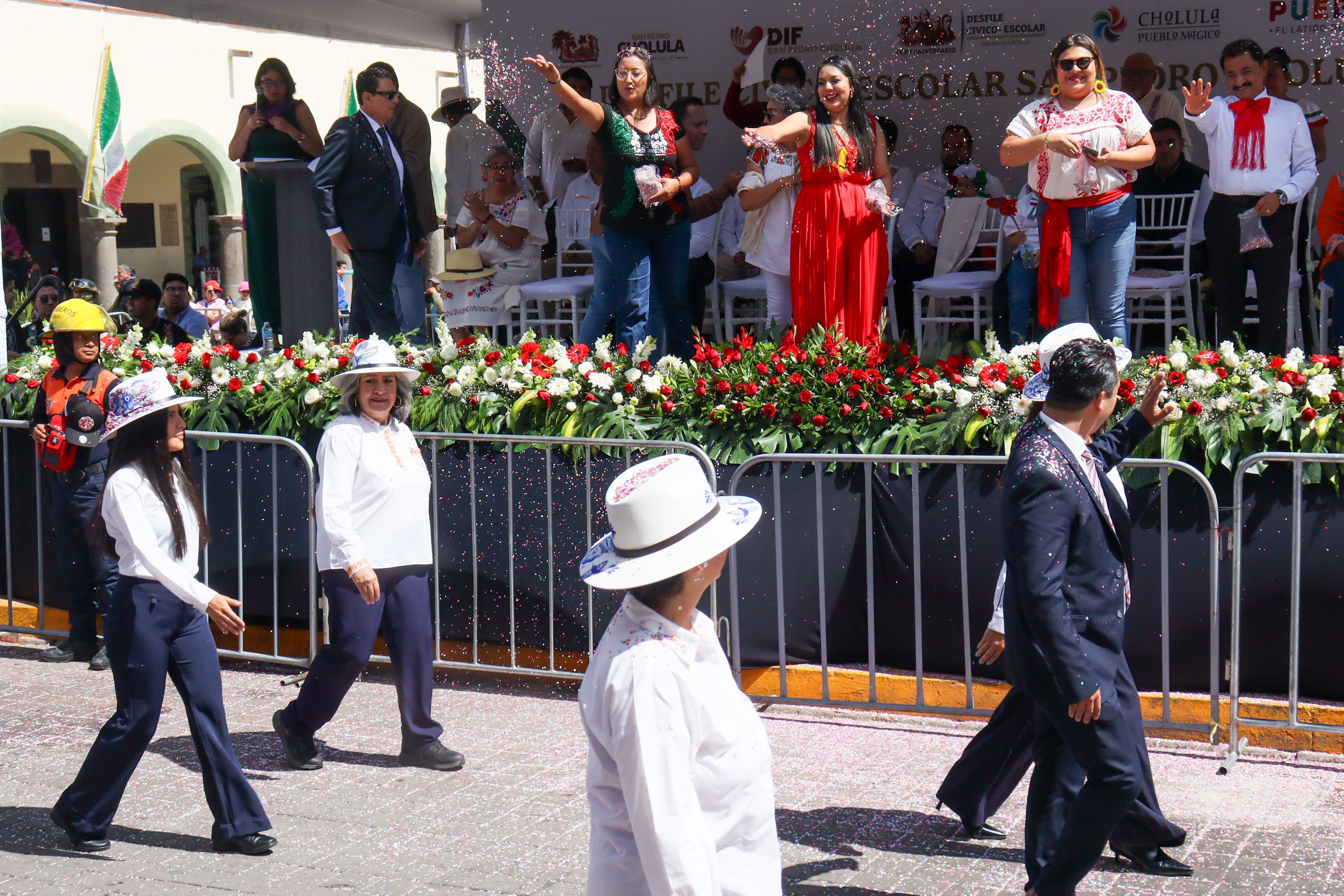 Gran respuesta al desfile en San Pedro Cholula; 4 mil personas marcharon en esta fiesta