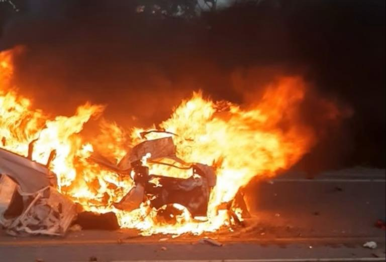 15 muertos dejó un accidente entre un taxi, un particular y camiones de carga en Yucatán