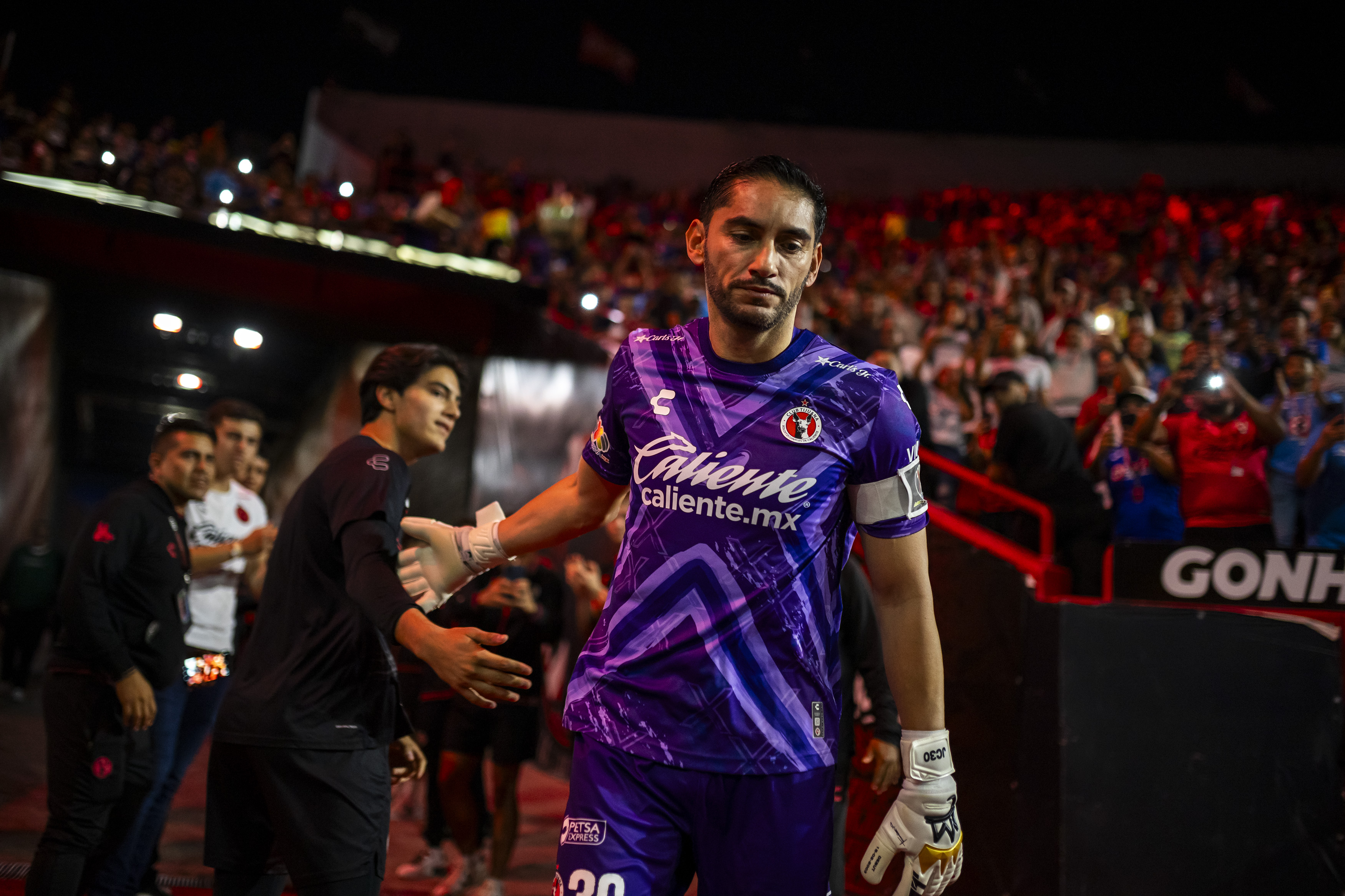 VIDEO José de Jesús Corona cuelga los guantes y se despide del futbol profesional