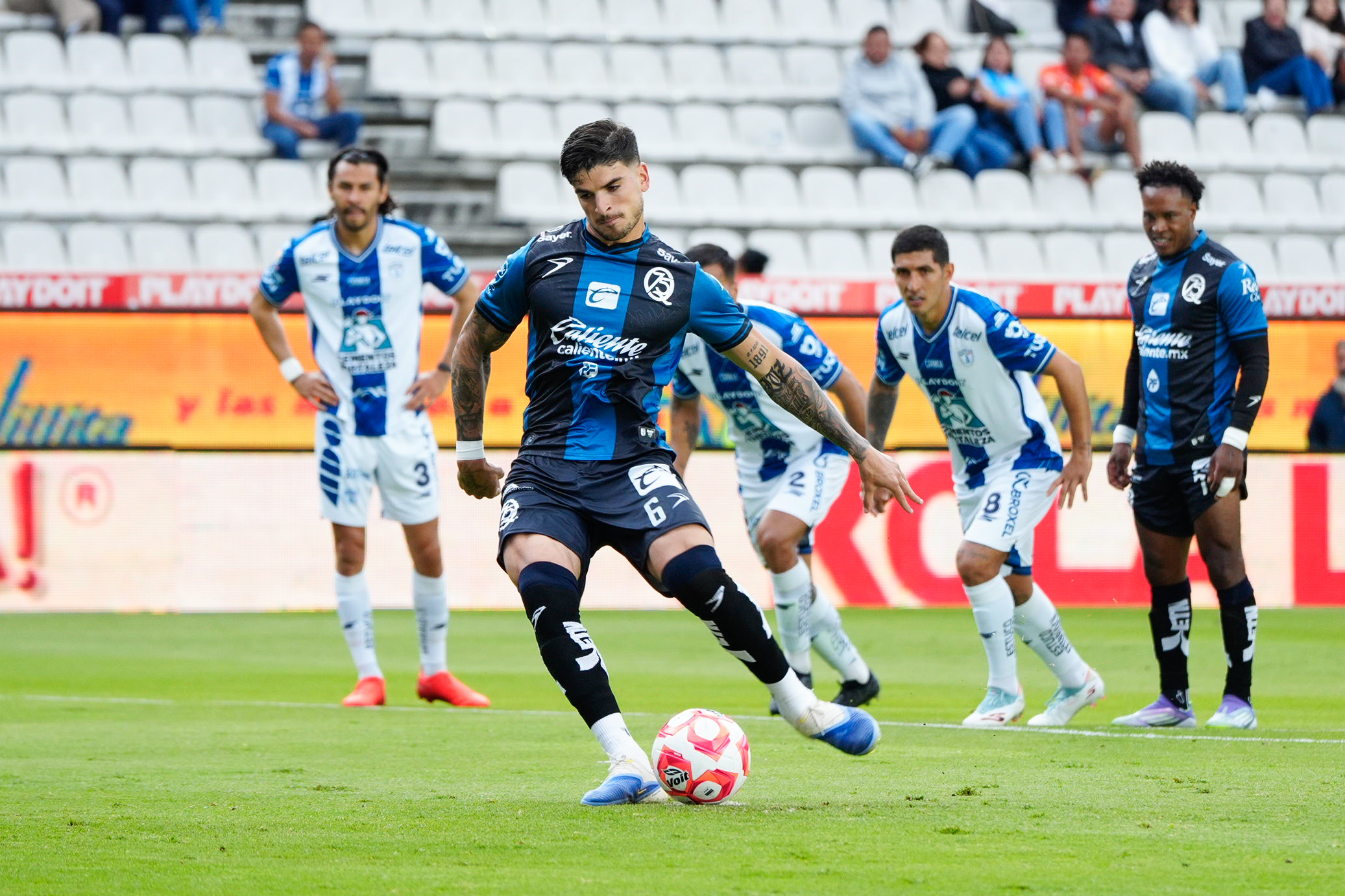 VIDEO Querétaro le pega de visita al Pachuca