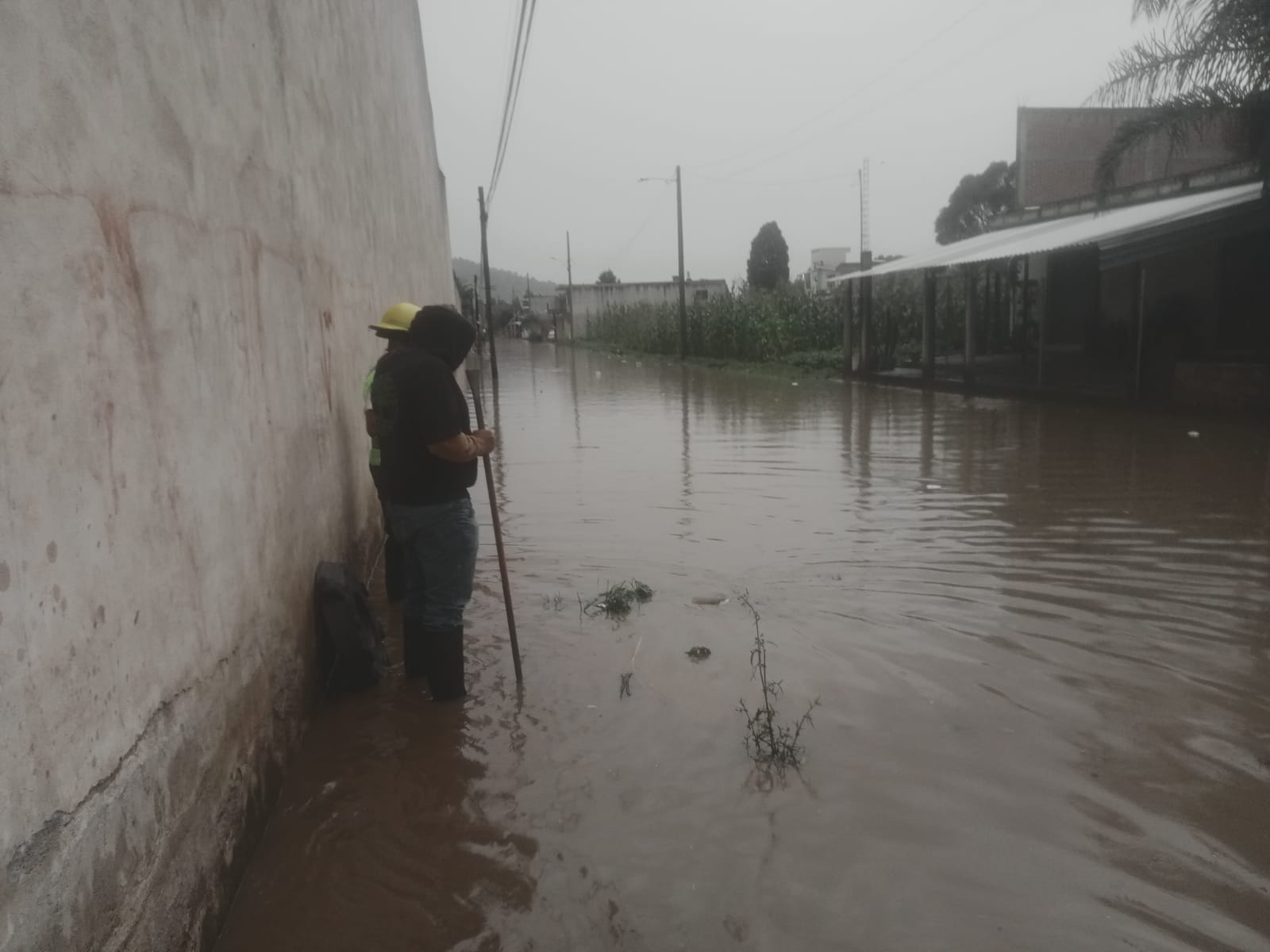 Lluvia deja anegaciones en San Pedro Cholula 