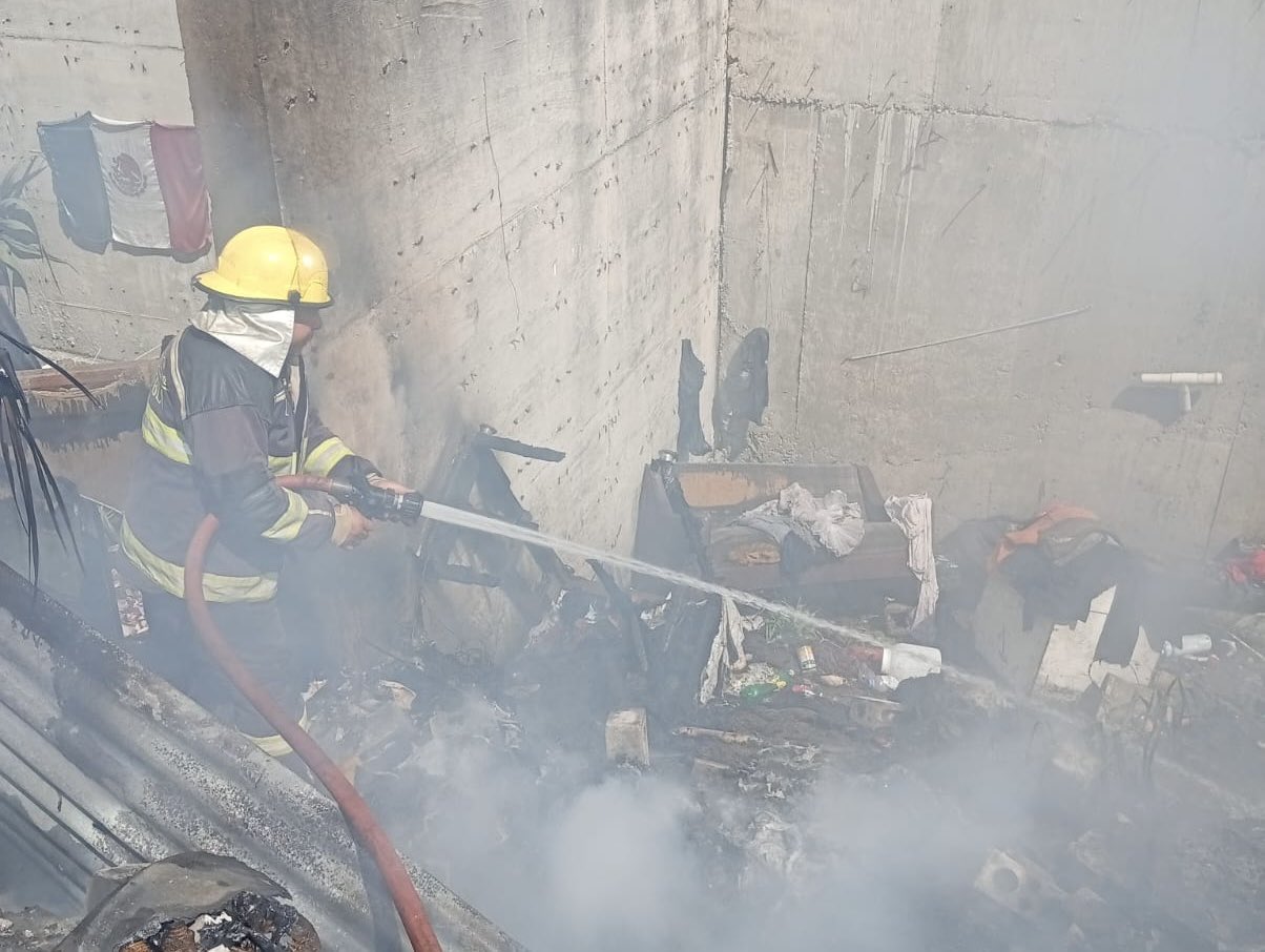 Persona de la calle provoca incendio en Puebla