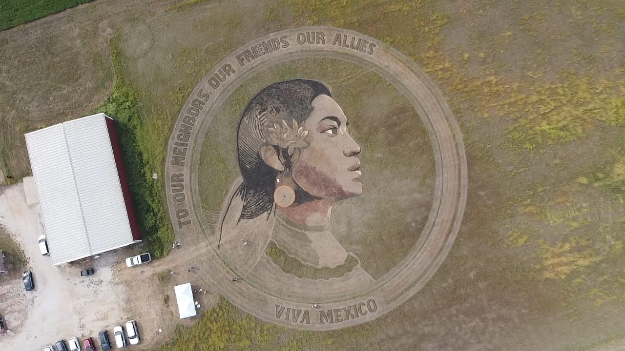 Con obra monumental estadounidense, rinden Homenaje a la Mujer Indígena Mexicana