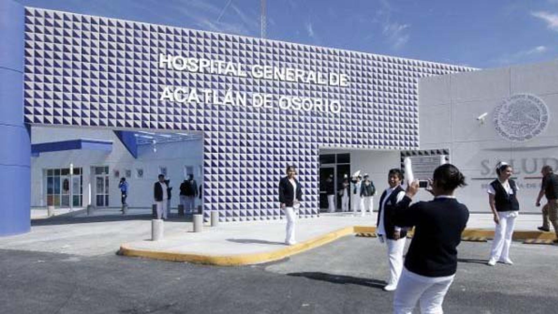 Pacientes del Hospital de Acatlán denuncian inundaciones y falta de baños limpios   