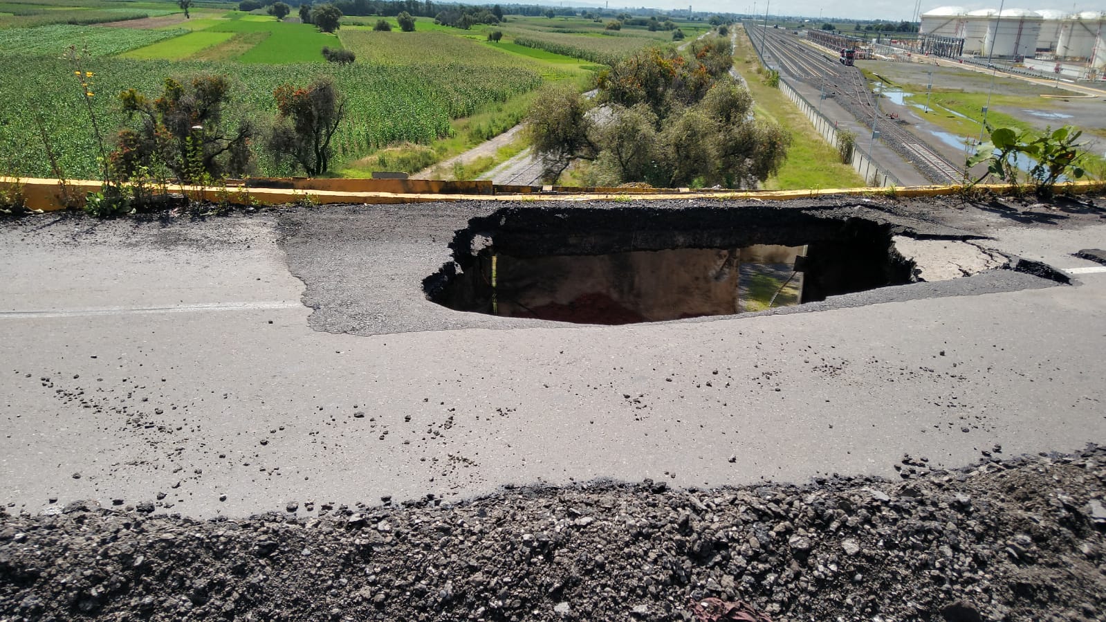 Socavón en puente al Aeropuerto de Huejotzingo se subsana a finales de septiembre