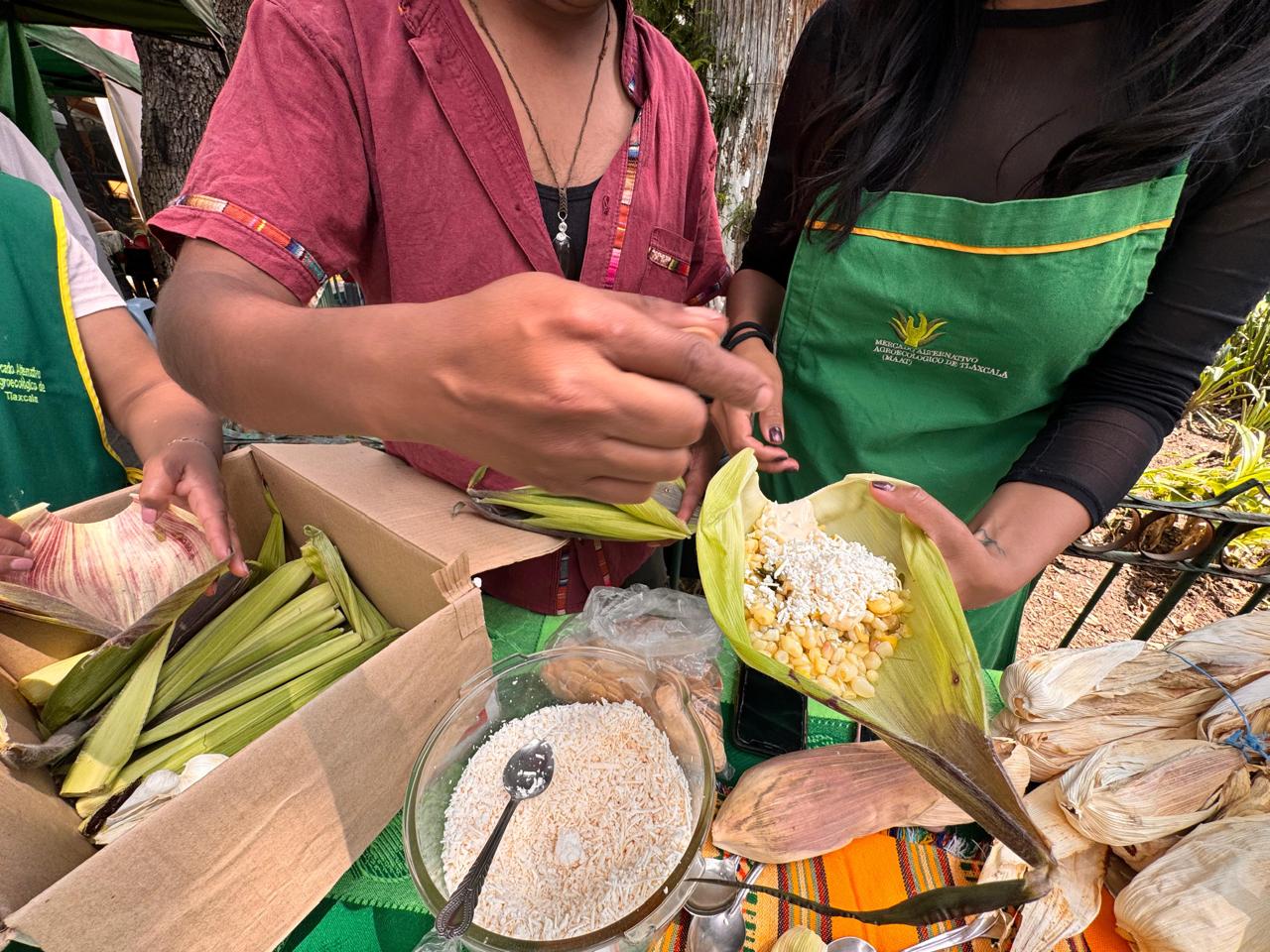 Celebran Día Nacional del Maíz en mercado alternativo de Tlaxcala
