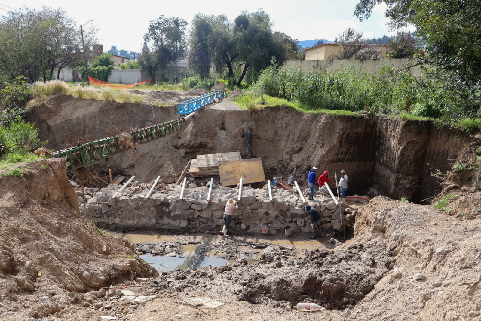 Inician obras de puente vehicular en Chaucingo