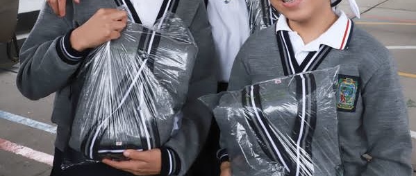 Uniforme neutro Puebla: niñas podrán optar por pantalón en lugar de falda 