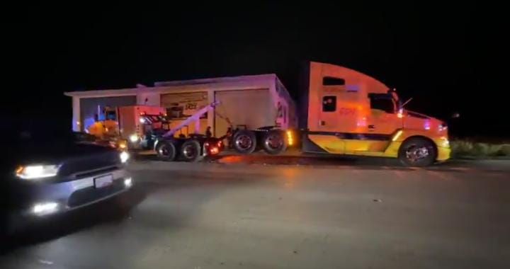 Tras balacera policías de Quecholac recuperan en operativo tráiler robado