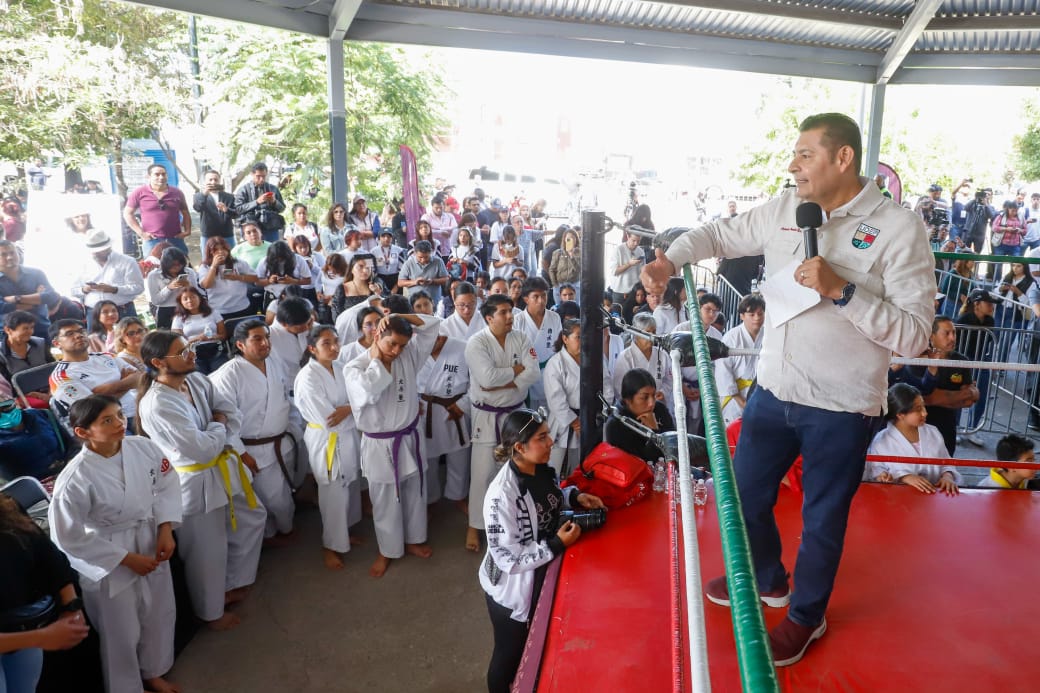 Con cercanía y ejemplo, gobierno estatal promueve unidad familiar y reconstruye tejido social