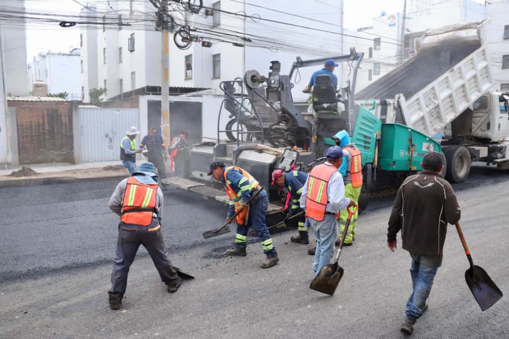 Avanza Gobierno de la Ciudad con rehabilitación vial en la unidad habitacional Loma Bella