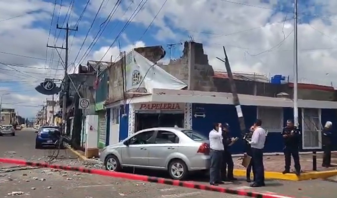 3 lesionados, entre ellos una embarazada, dejó el choque de un tráiler atrás del BINE 