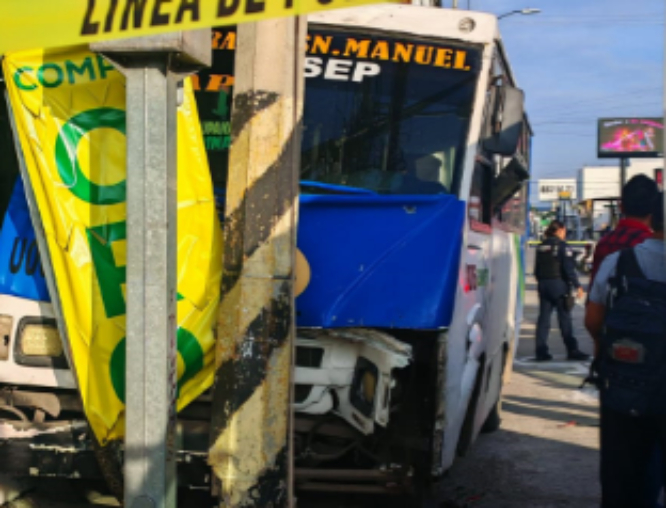 Ruta Rápidos de San Antonio choca contra auto y atropella a mujer sobre la 31 poniente 