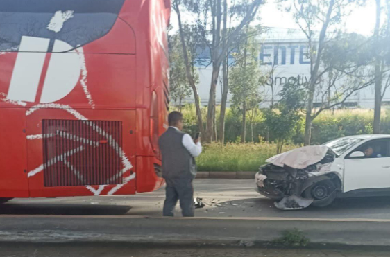 Accidente sobre la México-Puebla deja un prensado 