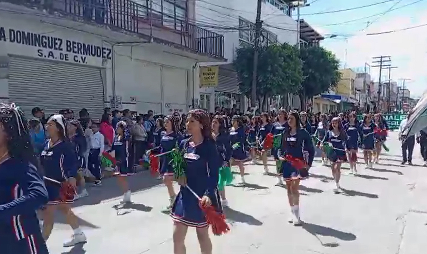 Desfile cierra festejos patrios en Texmelucan