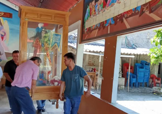 San Miguel Arcángel recorre diversas viviendas de Tilapa