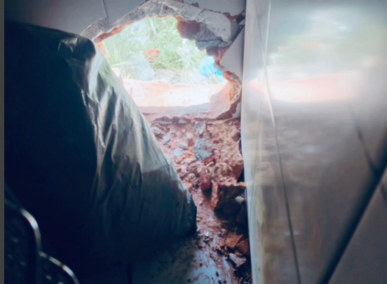 Roban tienda en Atlixco tras hacer boquete