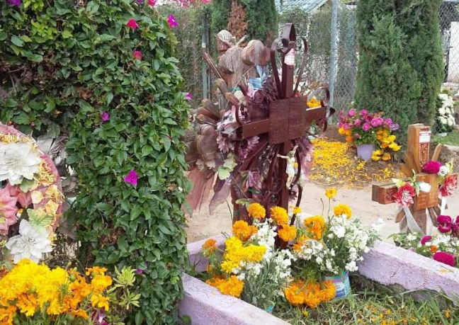 Preparan Noches de Panteón para Todos Santos en San Pedro Acoquiaco