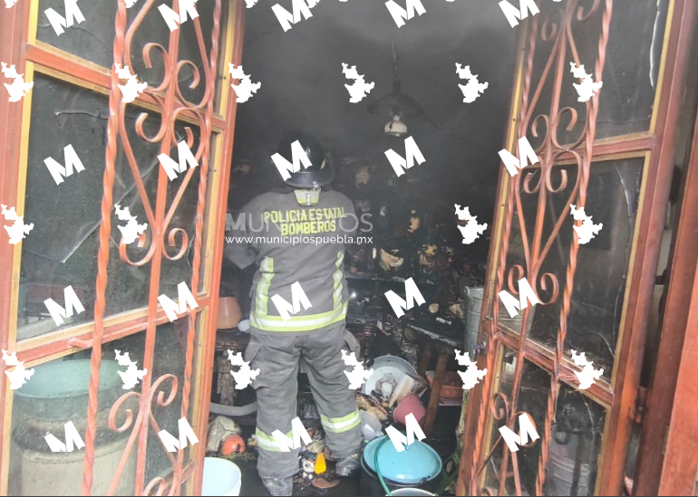 Explosión de gas dentro de una casa deja a pareja lesionada en Amozoc