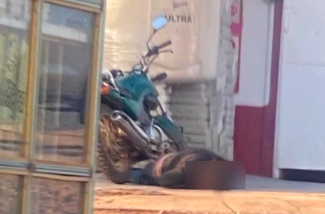 VIDEO A golpes matan a hombre en calles de Chignahuapan