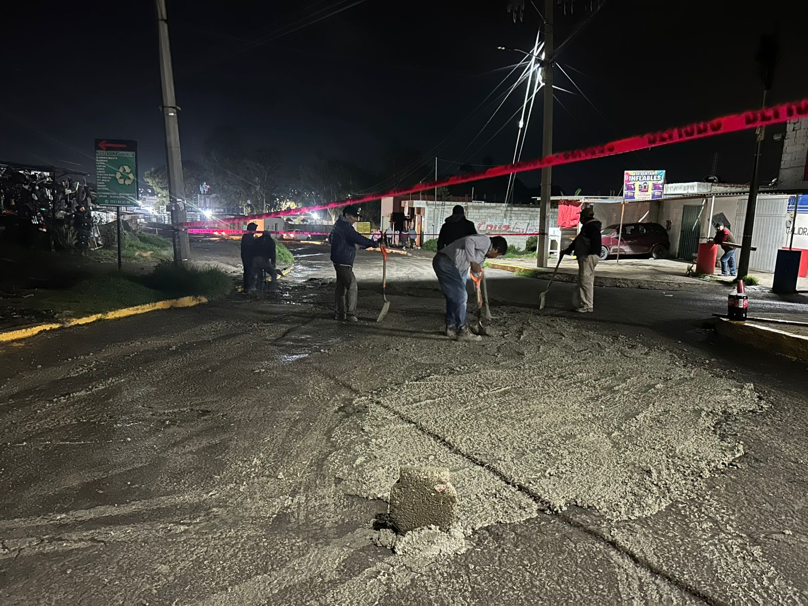 Amozoc refuerza bacheo nocturno para mejorar vialidades