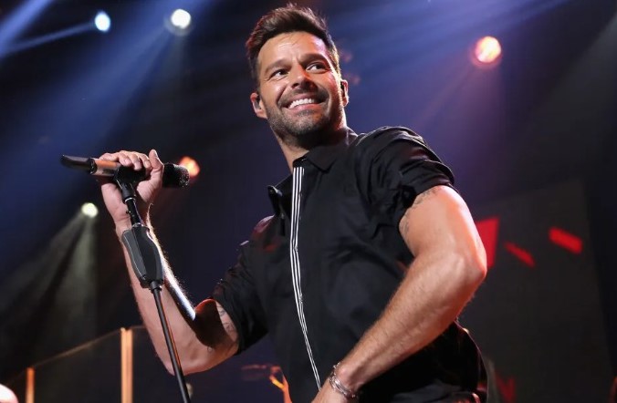 Ricky Martin recibe galardón por una carrera musical de cuatro décadas