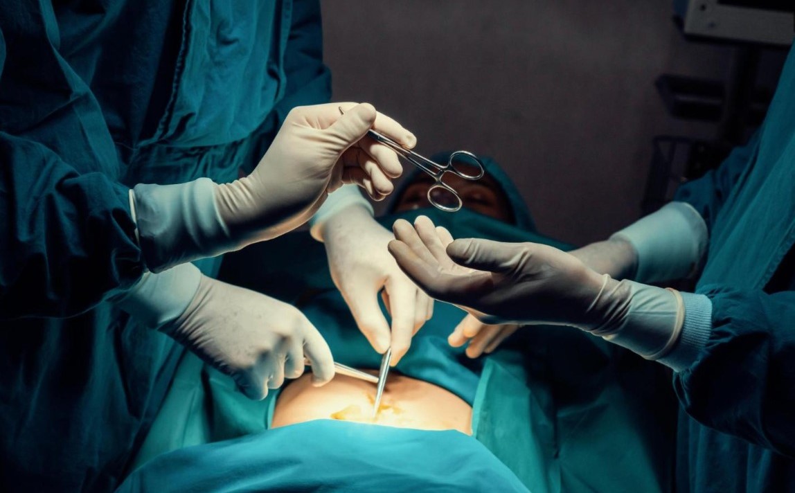 Menor se somete a una cirugía estética y muere en Durango