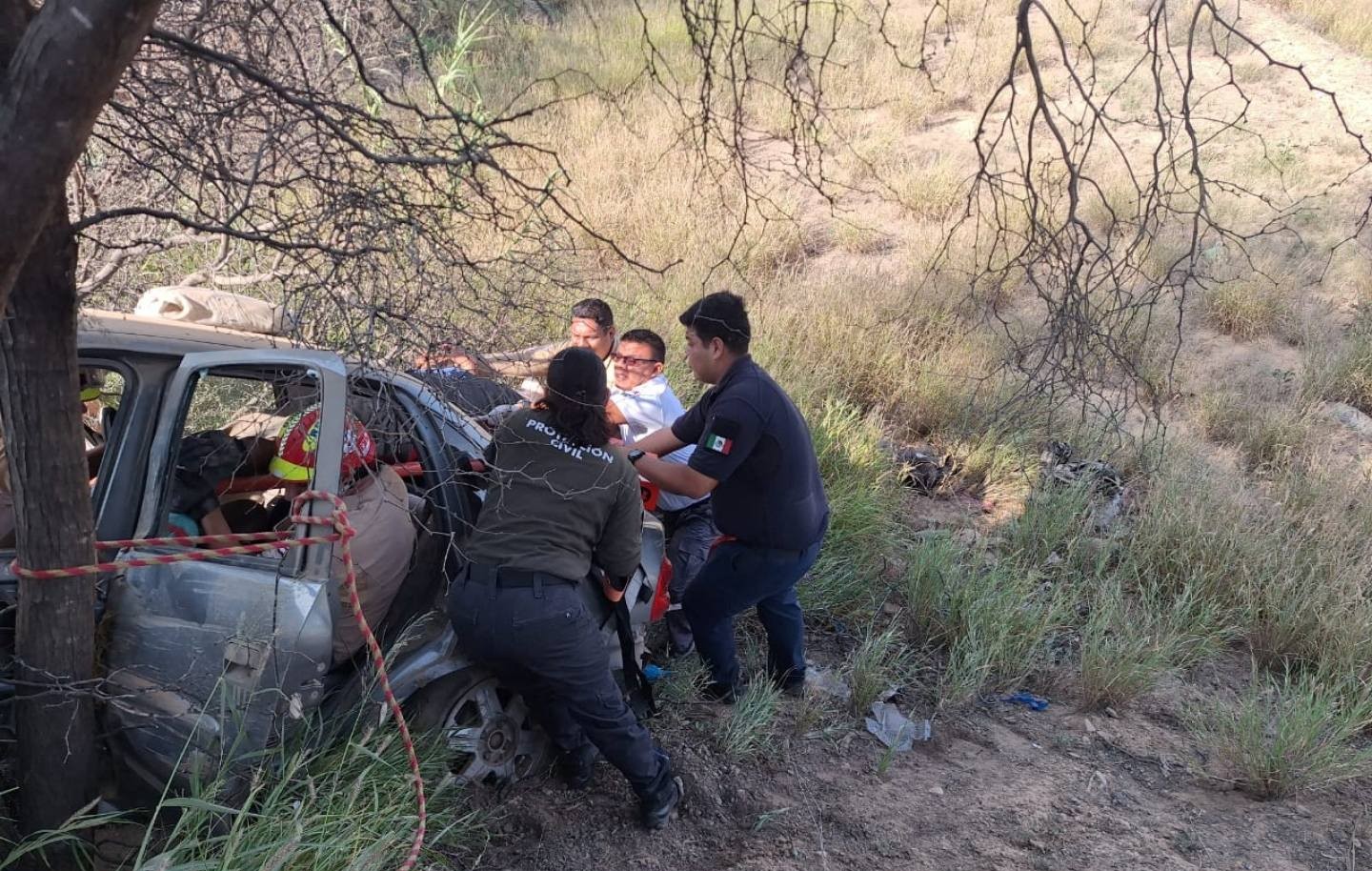 Aparatoso accidente se registra en la Tehuacán-Teotitlán a la altura de Calipan-Coxcatlán