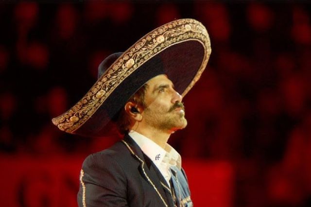 Complicación de salud obliga a Alejandro Fernández a cancelar shows