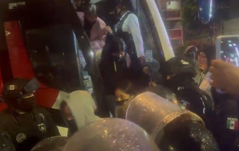 Normalistas exigen control total e incluir externos en negociación: Segob 