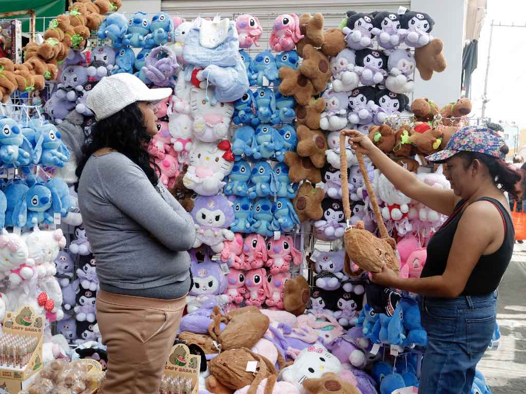 Hay 280 comerciantes de la 28 de Octubre en Centro Histórico